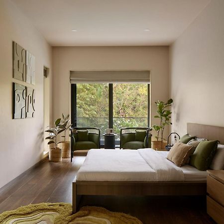 Reflection House By Stayvista With Pool, Terrace Bar, Indoor Games & Exquisite Interiors In A Nutshell Alībāg Buitenkant foto